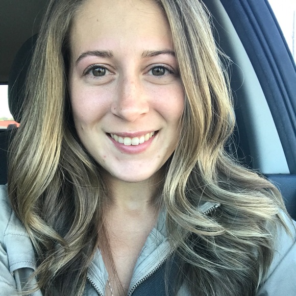 Meet your Posher, Sylvia - Picture 2 of 2